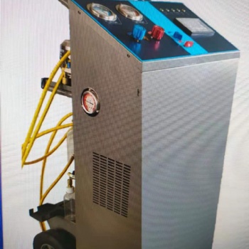 青島歐瑞諾大巴車維修空調(diào)加冷媒多用機(jī)
