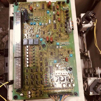 YASKAWA安川CDMR-Z3B VS-505Z3B 2260 230V 260A伺服驅(qū)動(dòng)器維修